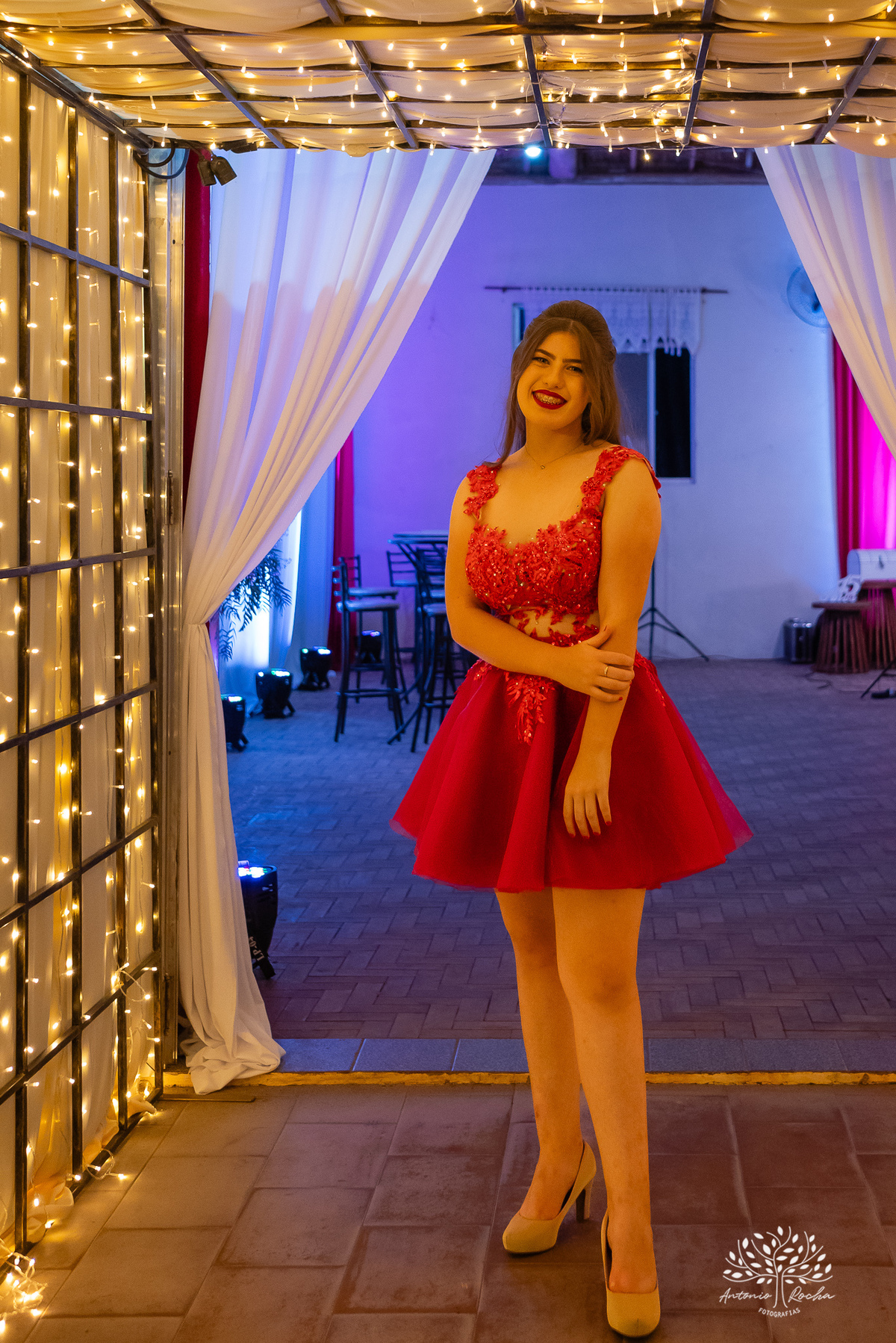 festa - Helena Kichofel - Comunidade Sant'Ana - Colônia Maciel - Pelotas/RS - ensaio externo - nascer do Sol - praia do Laranjal - por do sol - Parque Una - making of vestido - valsa - saia rodada - surpresa - anel de 15 anos – Antonio Rocha Fotografias