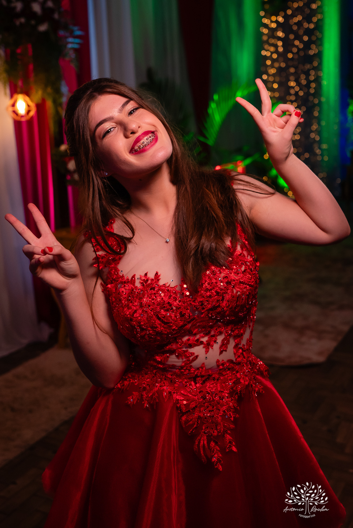 festa - Helena Kichofel - Comunidade Sant'Ana - Colônia Maciel - Pelotas/RS - ensaio externo - nascer do Sol - praia do Laranjal - por do sol - Parque Una - making of vestido - valsa - saia rodada - surpresa - anel de 15 anos – Antonio Rocha Fotografias