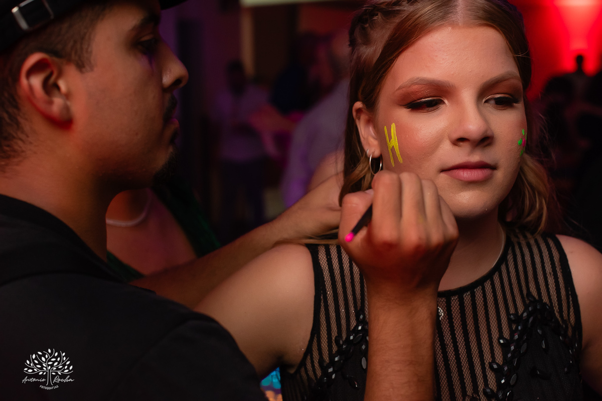 •	Festa - 15 anos - Helena Kolhs Fischer – Ensaio - Vinícola Nardello - Morro Redondo – Homenagens - Troca de sapato – Valsa - pista de dança -Infinity Bartenders -Vestido vermelho – Antonio Rocha Fotografias - Pelotas