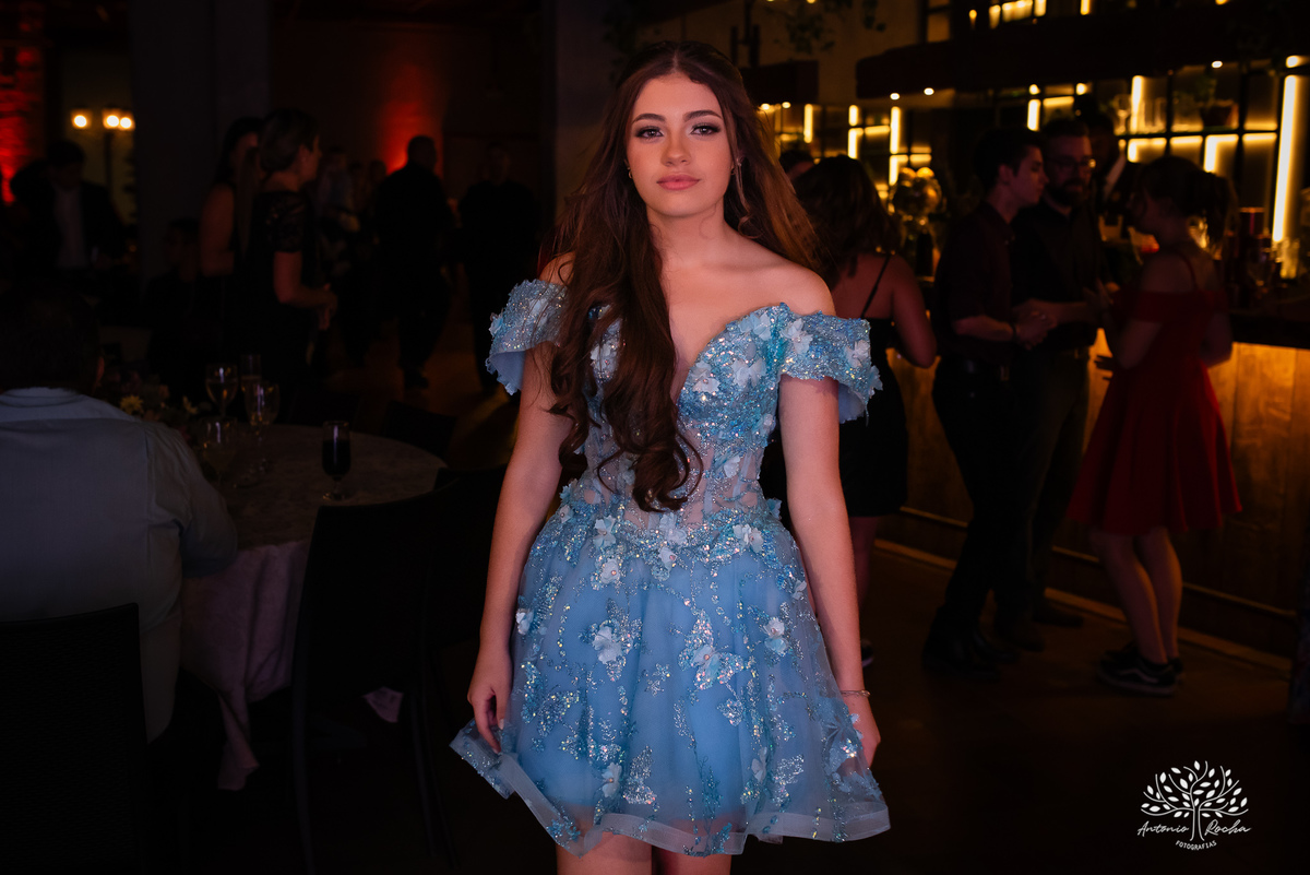 Noite especial – Analu – decoração impecável – debutante -talento -guitarrista – banda – surpresas 15 anos – dança pai – balada – balada -  pista-de-dança - memórias -  Antonio Rocha Fotografias – Engenho Eventos - Pelotas