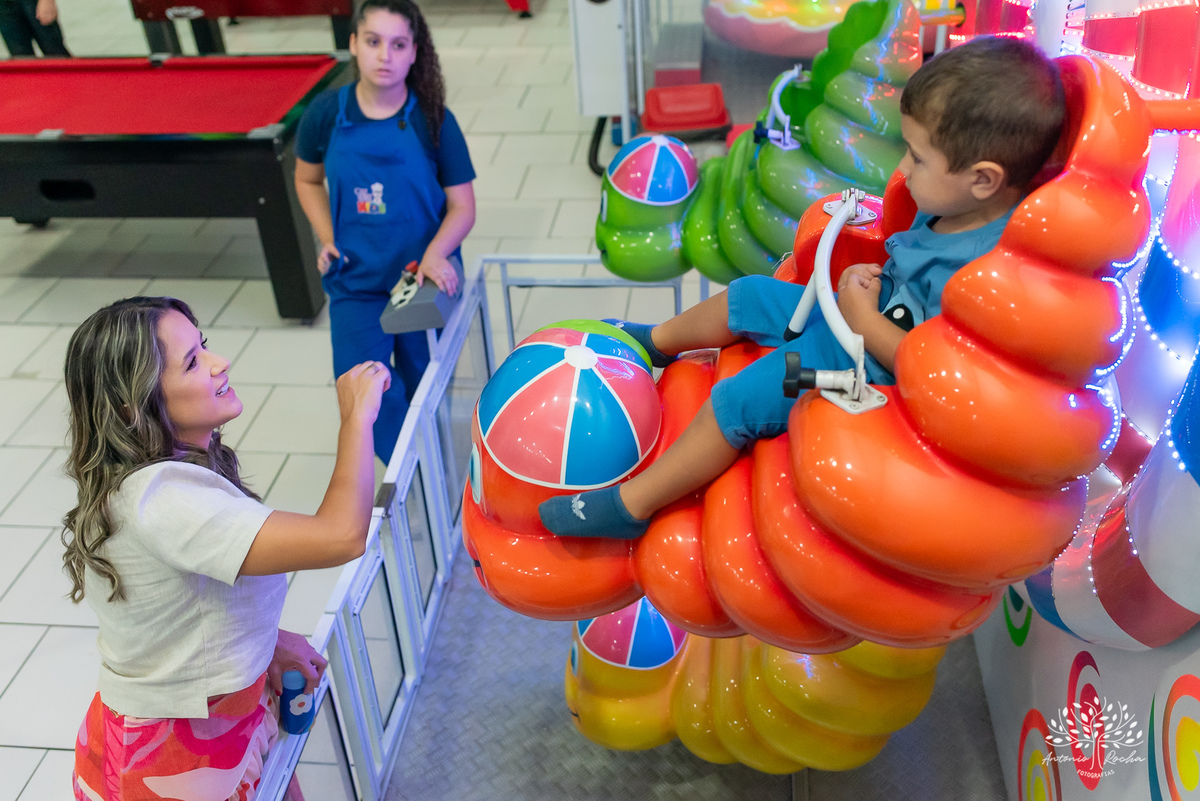 aniversário duplo - Sofia - Pedro - festa - tema Stitch - diversão - crianças - roxito -  fotografia - Cliff Kids - Antonio Rocha Fotografias - Pelotas - Tombo legal - festa no salão