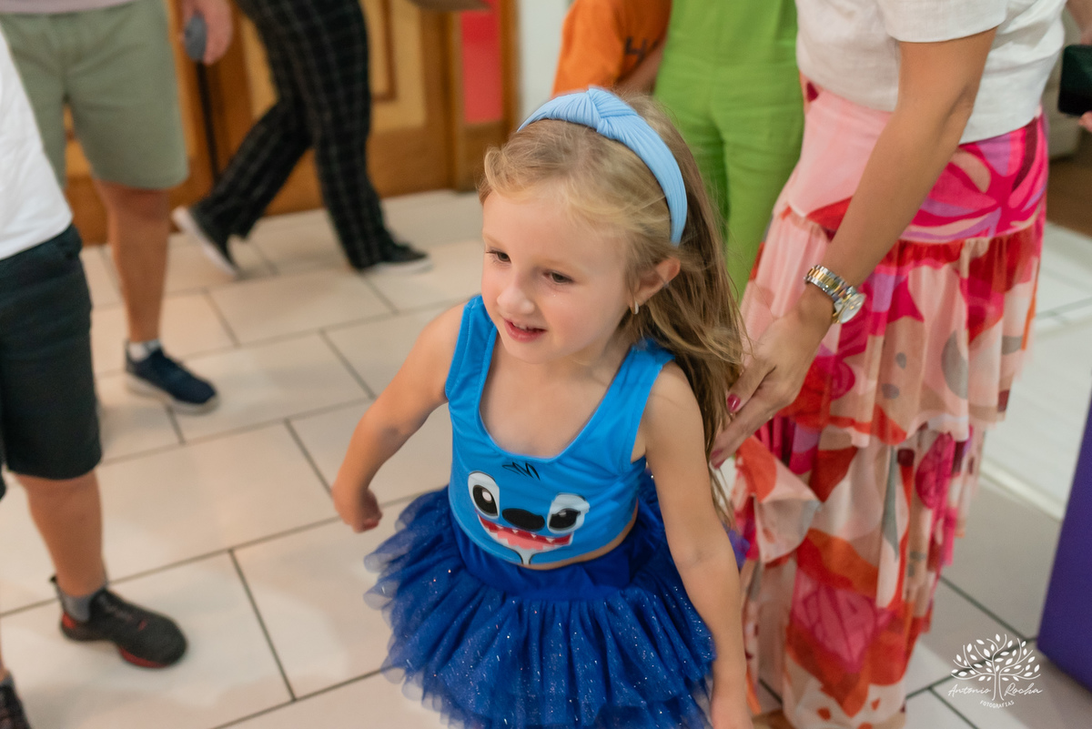 aniversário duplo - Sofia - Pedro - festa - tema Stitch - diversão - crianças - roxito -  fotografia - Cliff Kids - Antonio Rocha Fotografias - Pelotas - Tombo legal - festa no salão