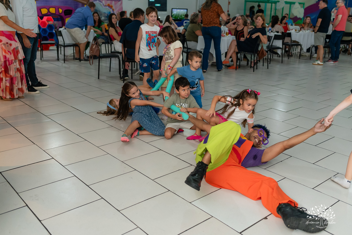 aniversário duplo - Sofia - Pedro - festa - tema Stitch - diversão - crianças - roxito -  fotografia - Cliff Kids - Antonio Rocha Fotografias - Pelotas - Tombo legal - festa no salão