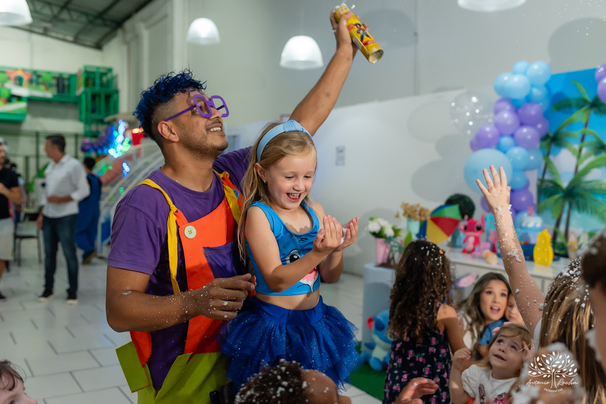 aniversário duplo - Sofia - Pedro - festa - tema Stitch - diversão - crianças - roxito -  fotografia - Cliff Kids - Antonio Rocha Fotografias - Pelotas - Tombo legal - festa no salão