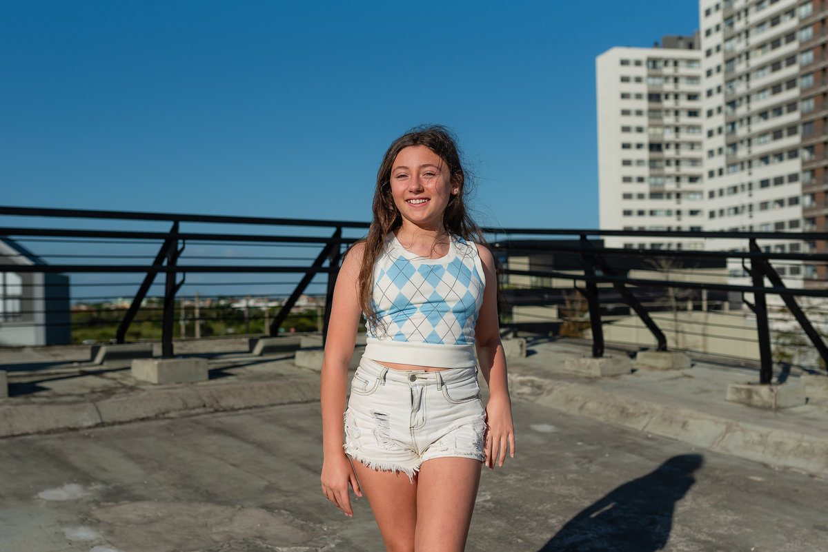 Luiza-11 anos-dançar-família-olhos vibrantes-energia-tímida-parceria-vibração-alegria-diversão-cliques incríveis-bastidores-Parque UNA-confiança-carinho-memórias-lembranças-único-celebrada-vida-emoção-Pelotas-Antonio Rocha Fotografias