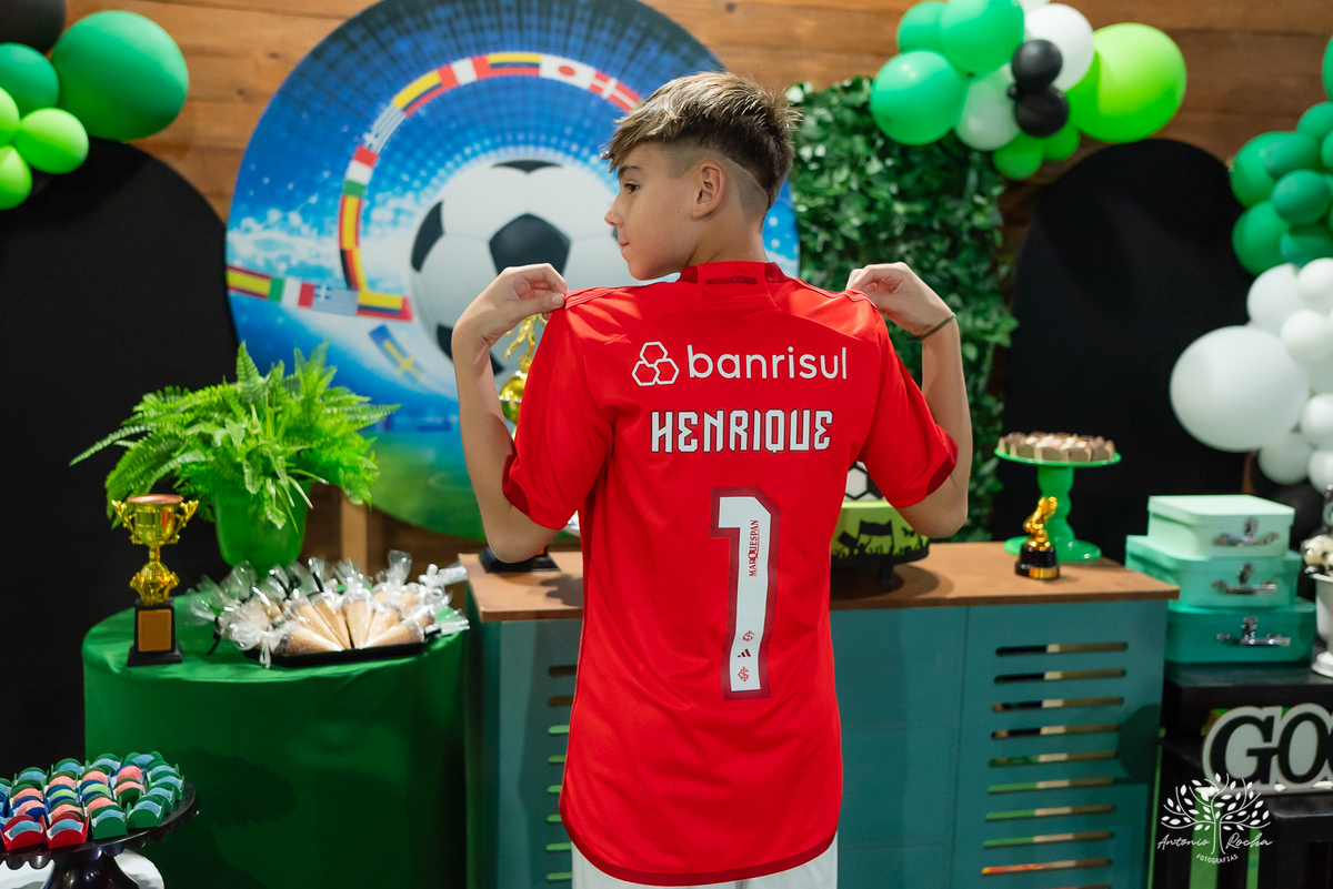 Henrique - Rique - 12 anos - festa infantil - futebol - camisetas times favoritos - brincadeiras - jogo - vínculo afetuoso - família - parabéns - Vini - Vivi -Rafa - campeonatos - cliques – Brincar e Ser feliz – Pelotas - Antonio Rocha Fotografias