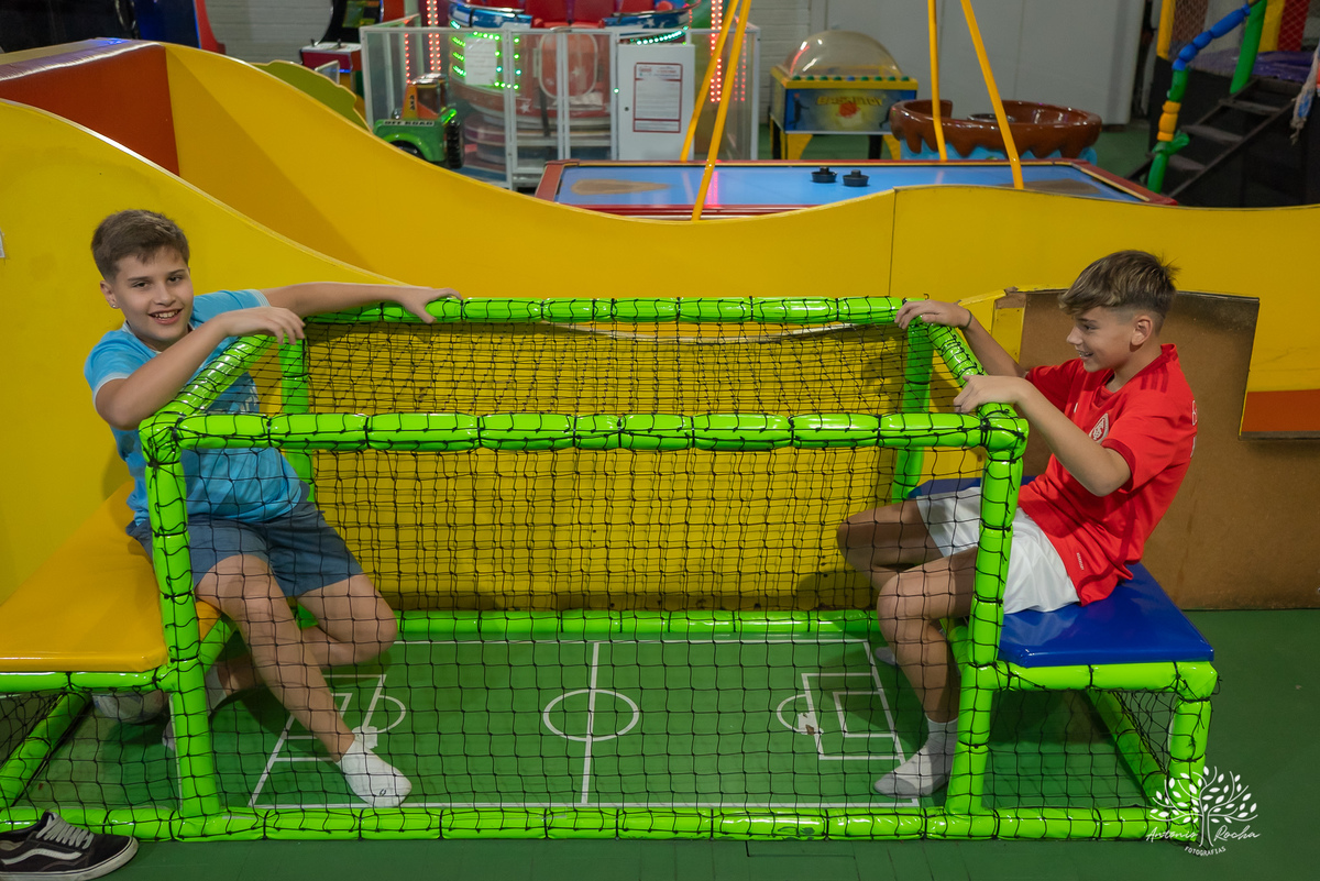 Henrique - Rique - 12 anos - festa infantil - futebol - camisetas times favoritos - brincadeiras - jogo - vínculo afetuoso - família - parabéns - Vini - Vivi -Rafa - campeonatos - cliques – Brincar e Ser feliz – Pelotas - Antonio Rocha Fotografias