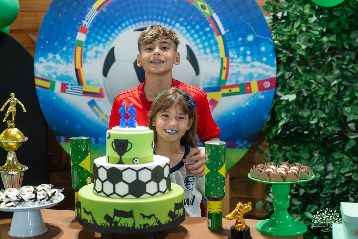 Henrique - Rique - 12 anos - festa infantil - futebol - camisetas times favoritos - brincadeiras - jogo - vínculo afetuoso - família - parabéns - Vini - Vivi -Rafa - campeonatos - cliques – Brincar e Ser feliz – Pelotas - Antonio Rocha Fotografias