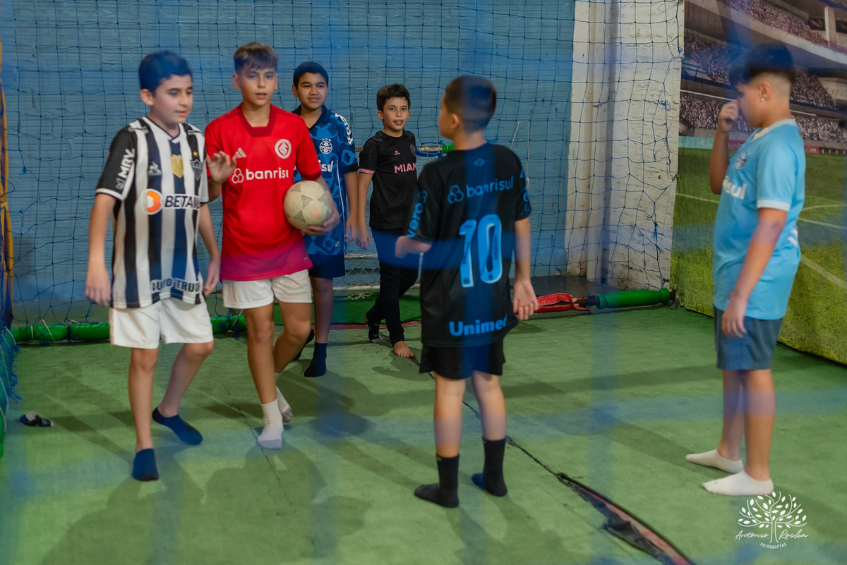 Henrique - Rique - 12 anos - festa infantil - futebol - camisetas times favoritos - brincadeiras - jogo - vínculo afetuoso - família - parabéns - Vini - Vivi -Rafa - campeonatos - cliques – Brincar e Ser feliz – Pelotas - Antonio Rocha Fotografias