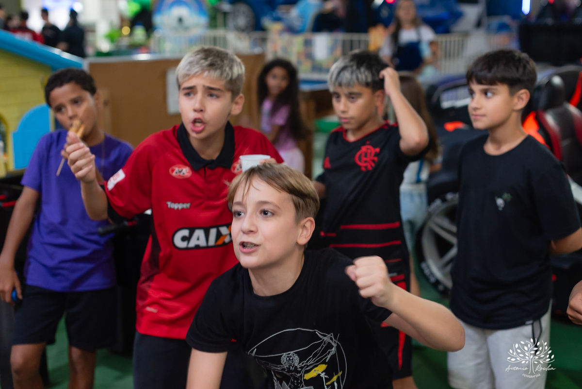 Henrique - Rique - 12 anos - festa infantil - futebol - camisetas times favoritos - brincadeiras - jogo - vínculo afetuoso - família - parabéns - Vini - Vivi -Rafa - campeonatos - cliques – Brincar e Ser feliz – Pelotas - Antonio Rocha Fotografias