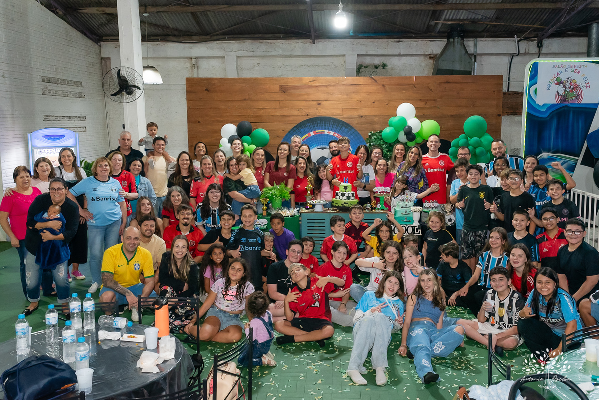 Henrique - Rique - 12 anos - festa infantil - futebol - camisetas times favoritos - brincadeiras - jogo - vínculo afetuoso - família - parabéns - Vini - Vivi -Rafa - campeonatos - cliques – Brincar e Ser feliz – Pelotas - Antonio Rocha Fotografias