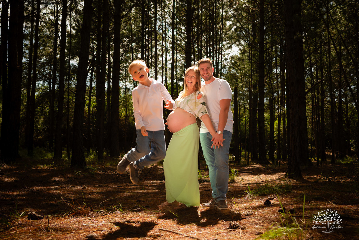 ensaio externo - fotógrafo - gestante - Patrícia - Pedro - família - Alexandre - Arthur - Las - Acácias - expectativa - brincadeira - memórias - criança - conexão - ternura - sessão – fotográfica – Antonio Rocha fotografias - Pelotas