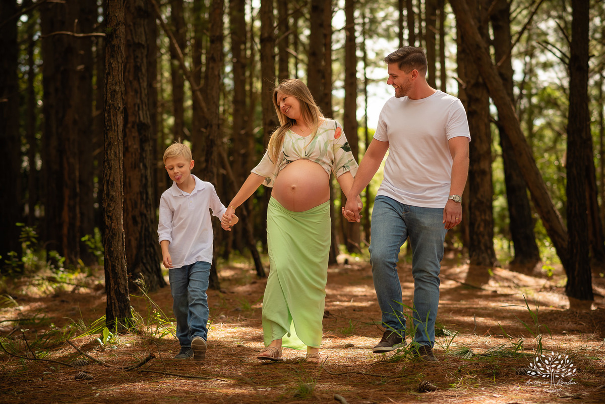 ensaio externo - fotógrafo - gestante - Patrícia - Pedro - família - Alexandre - Arthur - Las - Acácias - expectativa - brincadeira - memórias - criança - conexão - ternura - sessão – fotográfica – Antonio Rocha fotografias - Pelotas