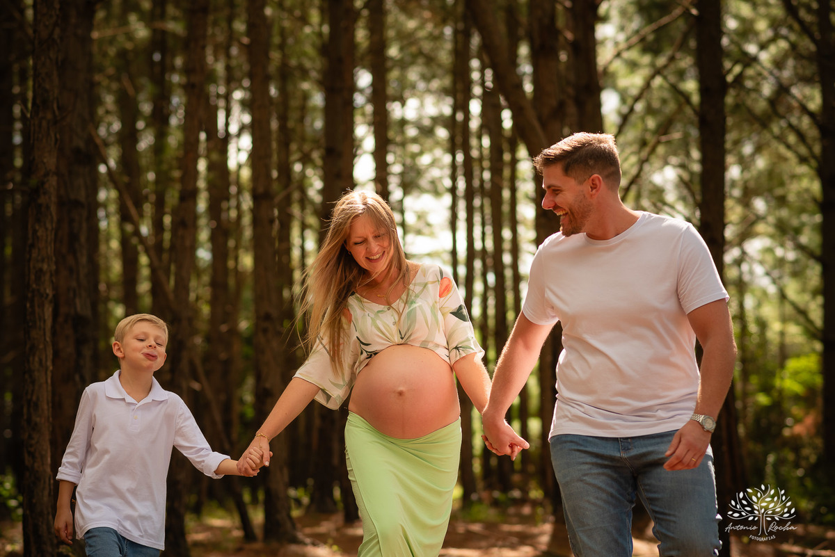 ensaio externo - fotógrafo - gestante - Patrícia - Pedro - família - Alexandre - Arthur - Las - Acácias - expectativa - brincadeira - memórias - criança - conexão - ternura - sessão – fotográfica – Antonio Rocha fotografias - Pelotas