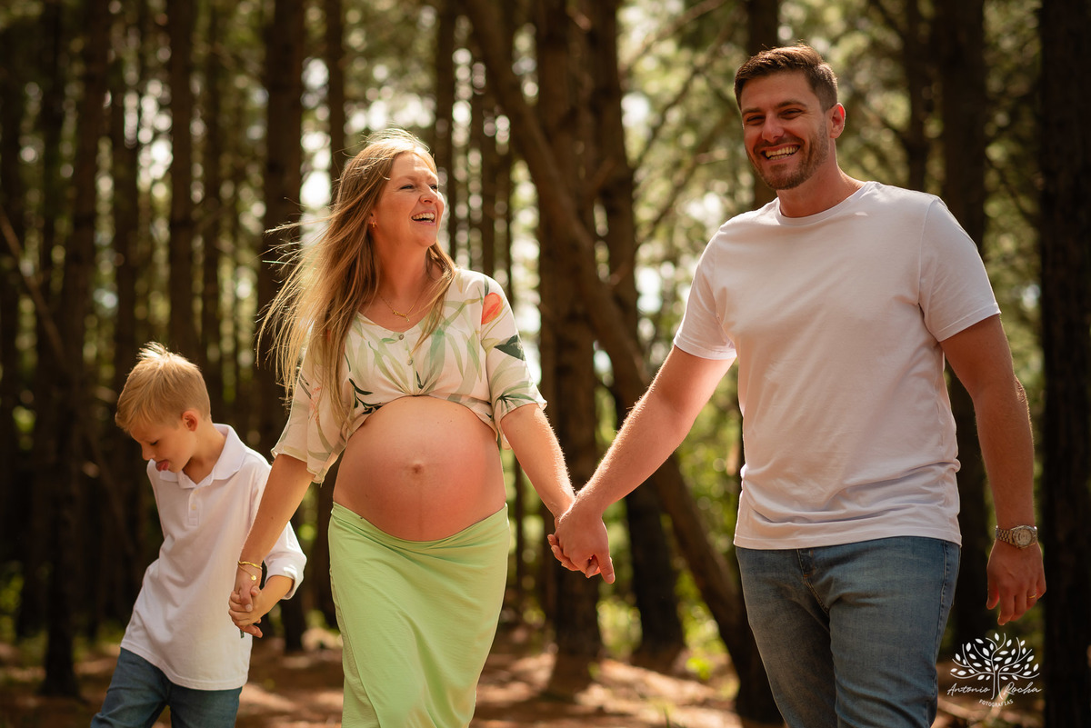 ensaio externo - fotógrafo - gestante - Patrícia - Pedro - família - Alexandre - Arthur - Las - Acácias - expectativa - brincadeira - memórias - criança - conexão - ternura - sessão – fotográfica – Antonio Rocha fotografias - Pelotas