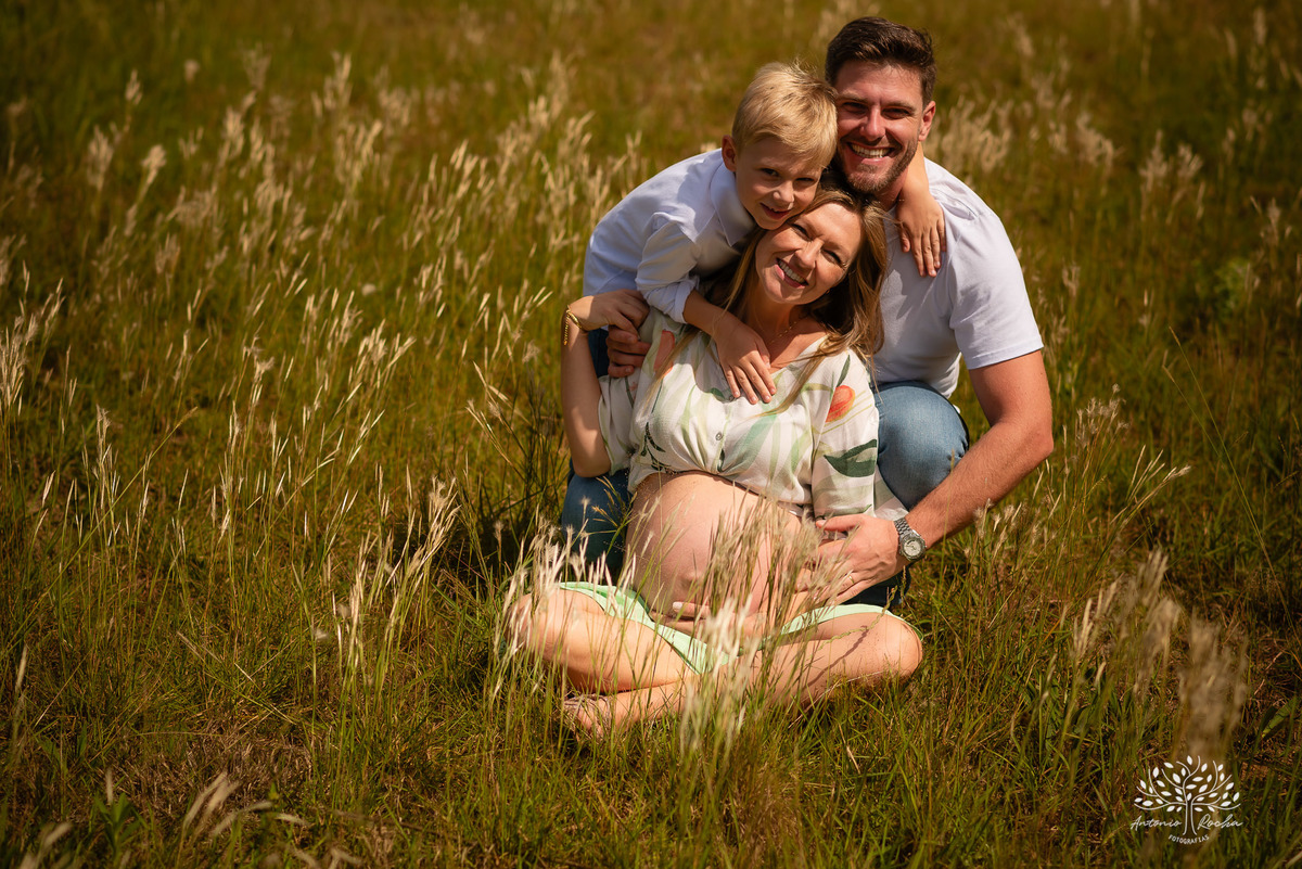 ensaio externo - fotógrafo - gestante - Patrícia - Pedro - família - Alexandre - Arthur - Las - Acácias - expectativa - brincadeira - memórias - criança - conexão - ternura - sessão – fotográfica – Antonio Rocha fotografias - Pelotas