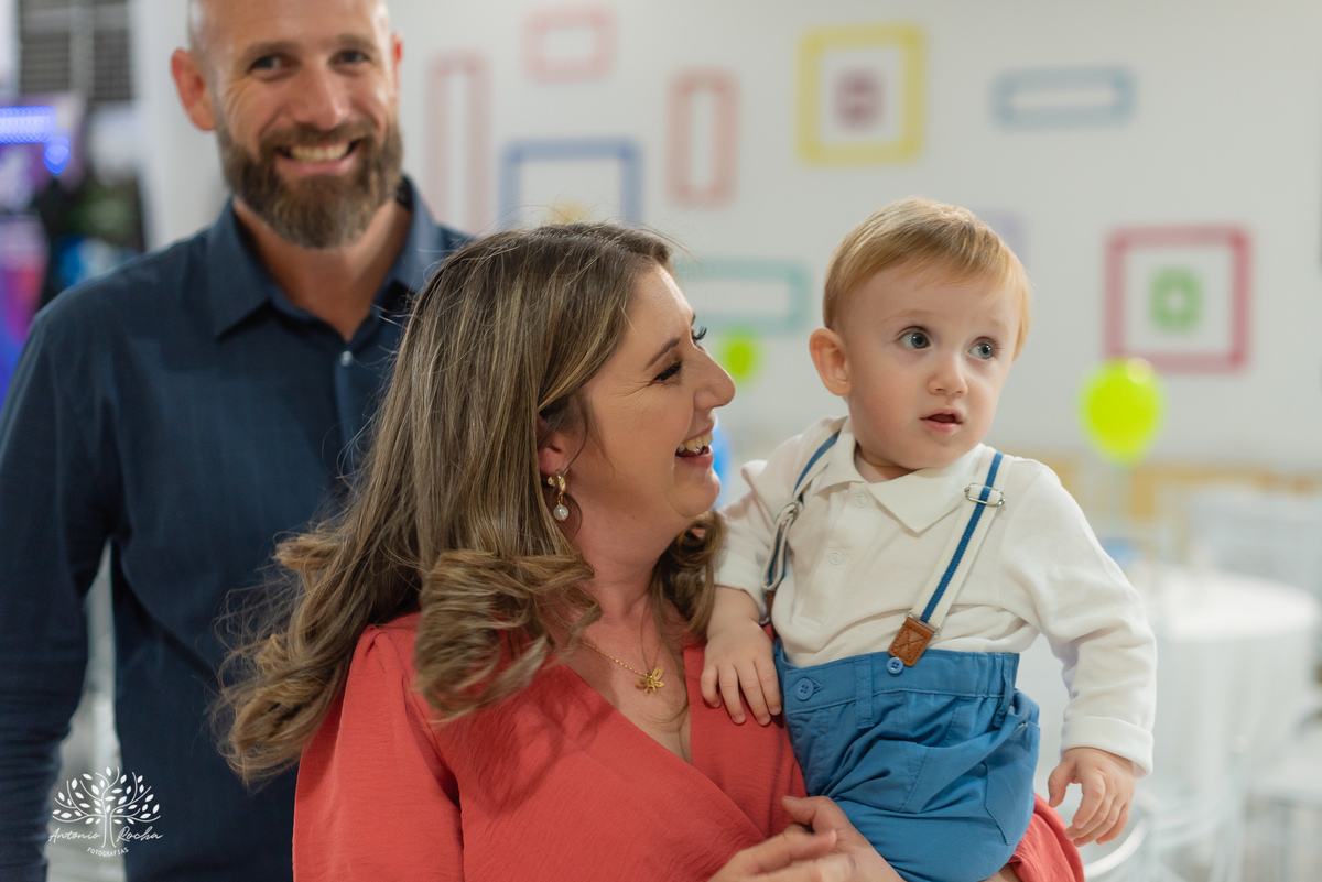 primeiro-aniversário - Luiz-Otávio - menino-sorridente - família - gestação - Elenice - Henrique - espera-ansiosa - festa - amigos - familiares - abraços - brincadeiras - pequenos – Pelotas - dia-especial - carinho - Antonio-Rocha-Fotografias