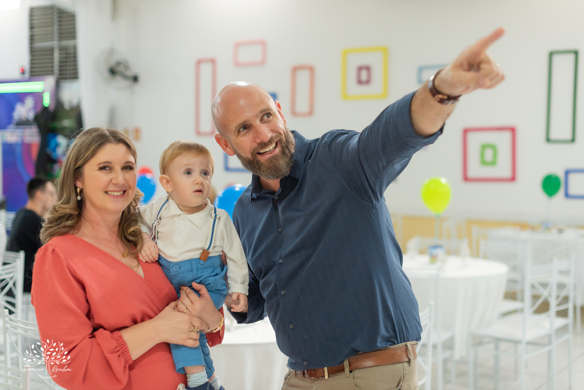 primeiro-aniversário - Luiz-Otávio - menino-sorridente - família - gestação - Elenice - Henrique - espera-ansiosa - festa - amigos - familiares - abraços - brincadeiras - pequenos – Pelotas - dia-especial - carinho - Antonio-Rocha-Fotografias
