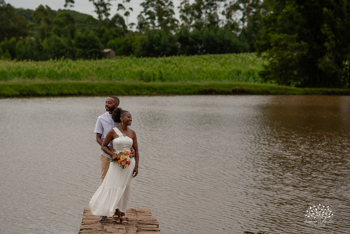 Marcia- Cristiano- amor- ensaio-pré-casamento- conexão- tímidos- espontâneos- genuínos- essência- autêntica- Vinícola-Nardello- vinhedos- paisagem-verde- romance- altar- diversão-memórias- grande-dia- lembranças- fotos- Antonio-Rocha-Fotografias-Pelotas