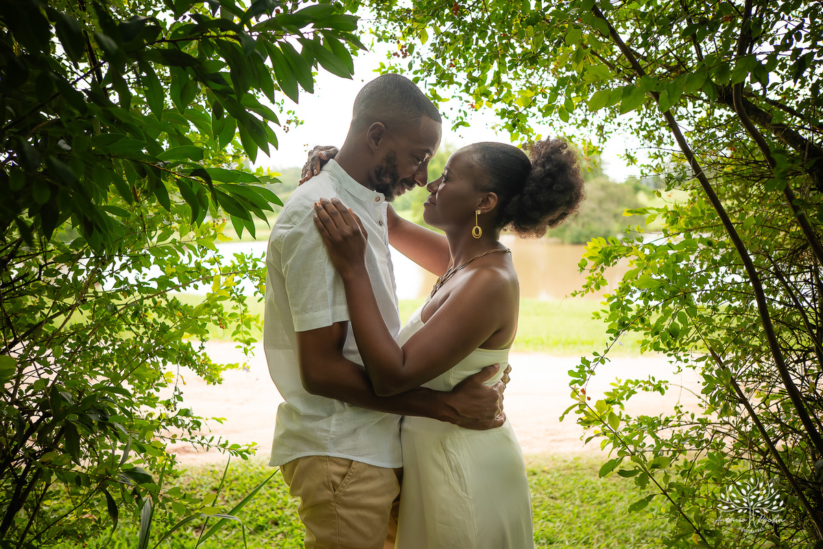 Marcia- Cristiano- amor- ensaio-pré-casamento- conexão- tímidos- espontâneos- genuínos- essência- autêntica- Vinícola-Nardello- vinhedos- paisagem-verde- romance- altar- diversão-memórias- grande-dia- lembranças- fotos- Antonio-Rocha-Fotografias-Pelotas