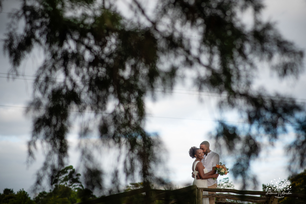 Marcia- Cristiano- amor- ensaio-pré-casamento- conexão- tímidos- espontâneos- genuínos- essência- autêntica- Vinícola-Nardello- vinhedos- paisagem-verde- romance- altar- diversão-memórias- grande-dia- lembranças- fotos- Antonio-Rocha-Fotografias-Pelotas