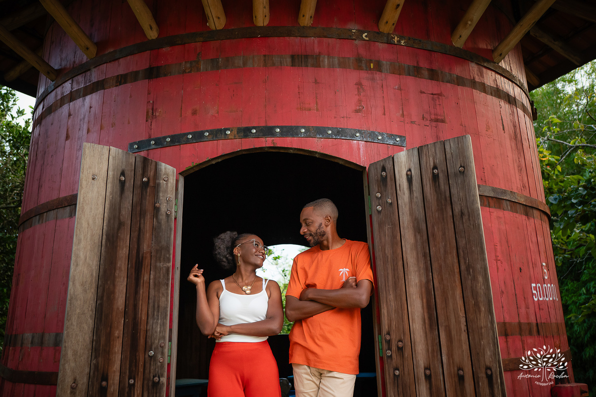 Marcia- Cristiano- amor- ensaio-pré-casamento- conexão- tímidos- espontâneos- genuínos- essência- autêntica- Vinícola-Nardello- vinhedos- paisagem-verde- romance- altar- diversão-memórias- grande-dia- lembranças- fotos- Antonio-Rocha-Fotografias-Pelotas