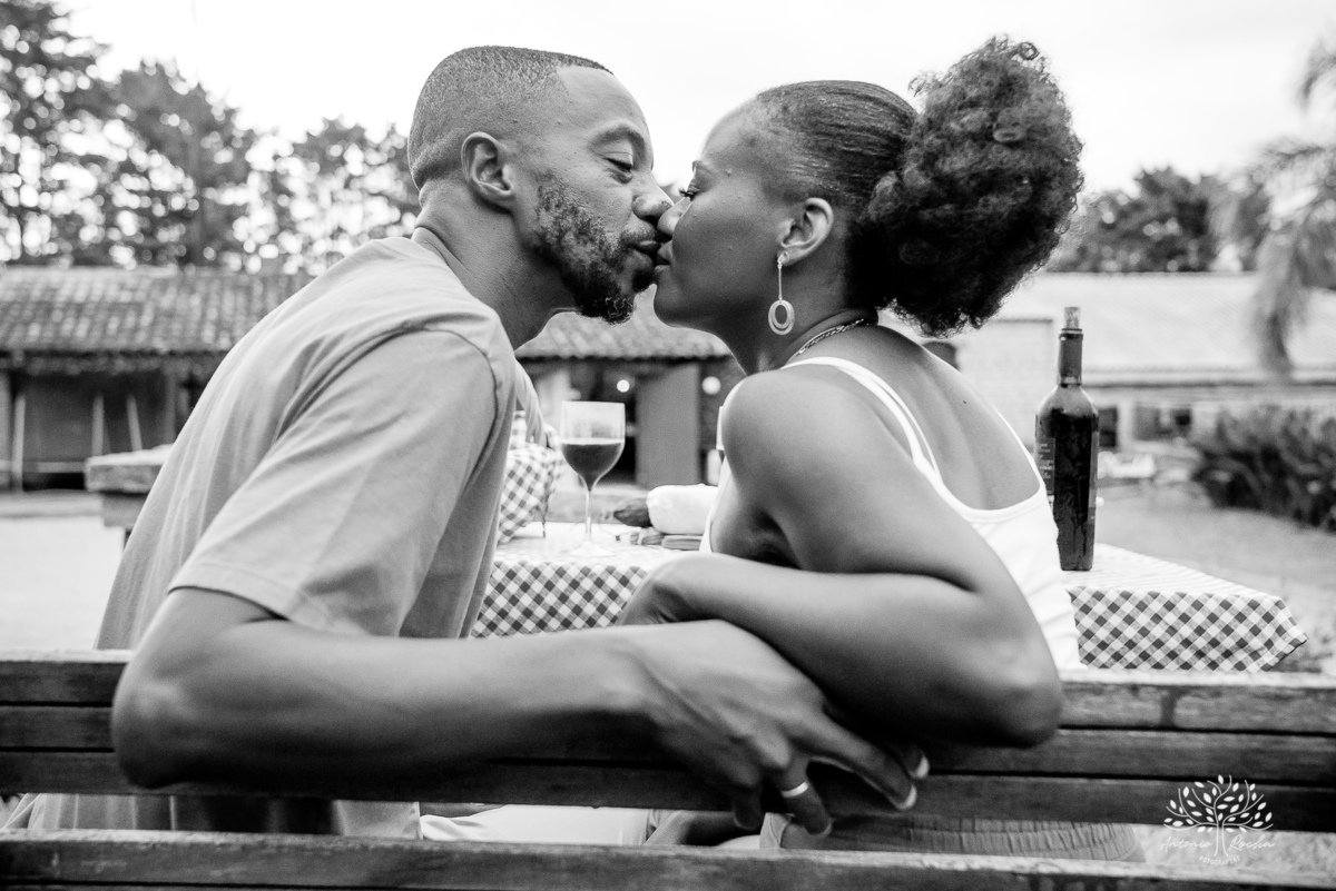 Marcia- Cristiano- amor- ensaio-pré-casamento- conexão- tímidos- espontâneos- genuínos- essência- autêntica- Vinícola-Nardello- vinhedos- paisagem-verde- romance- altar- diversão-memórias- grande-dia- lembranças- fotos- Antonio-Rocha-Fotografias-Pelotas