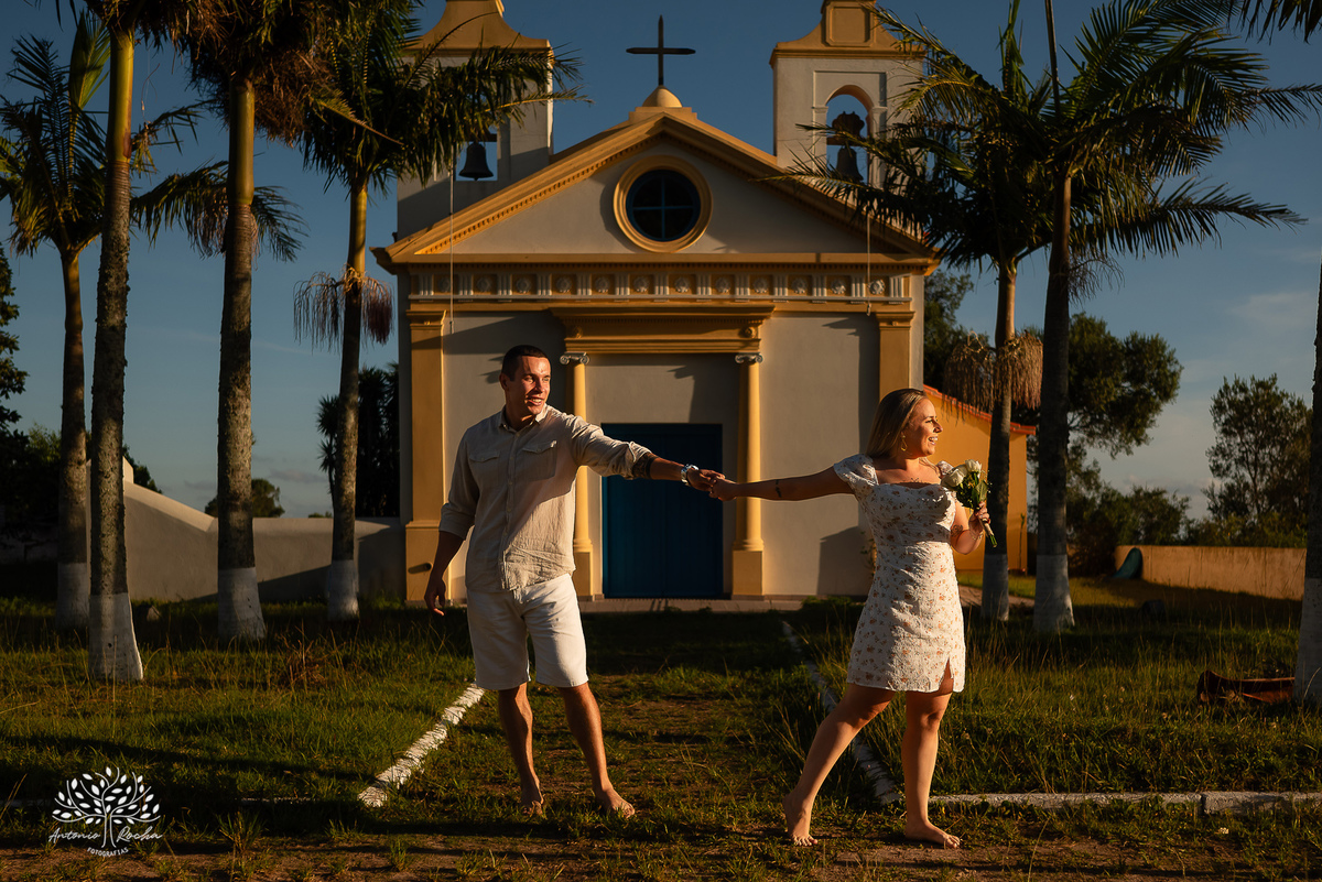 Ensaio pré-casamento - Praia da Capilla – Laranjal - Mayara e Guilherme – Kyko – Fred - pôr do sol – fotografias de qualidade – amor – Pelotas – Antonio Rocha Fotografias – Ensaio externo – Pré Wedding