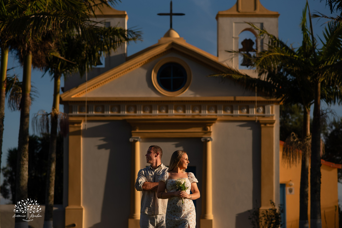 Ensaio pré-casamento - Praia da Capilla – Laranjal - Mayara e Guilherme – Kyko – Fred - pôr do sol – fotografias de qualidade – amor – Pelotas – Antonio Rocha Fotografias – Ensaio externo – Pré Wedding