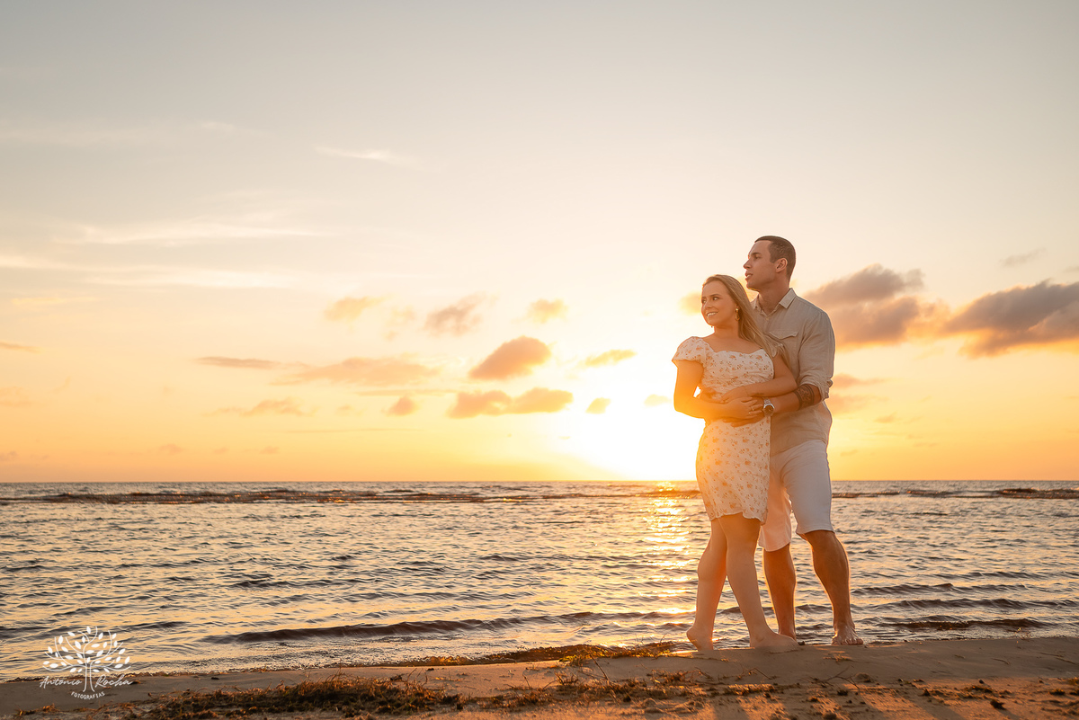 Ensaio pré-casamento - Praia da Capilla – Laranjal - Mayara e Guilherme – Kyko – Fred - pôr do sol – fotografias de qualidade – amor – Pelotas – Antonio Rocha Fotografias – Ensaio externo – Pré Wedding