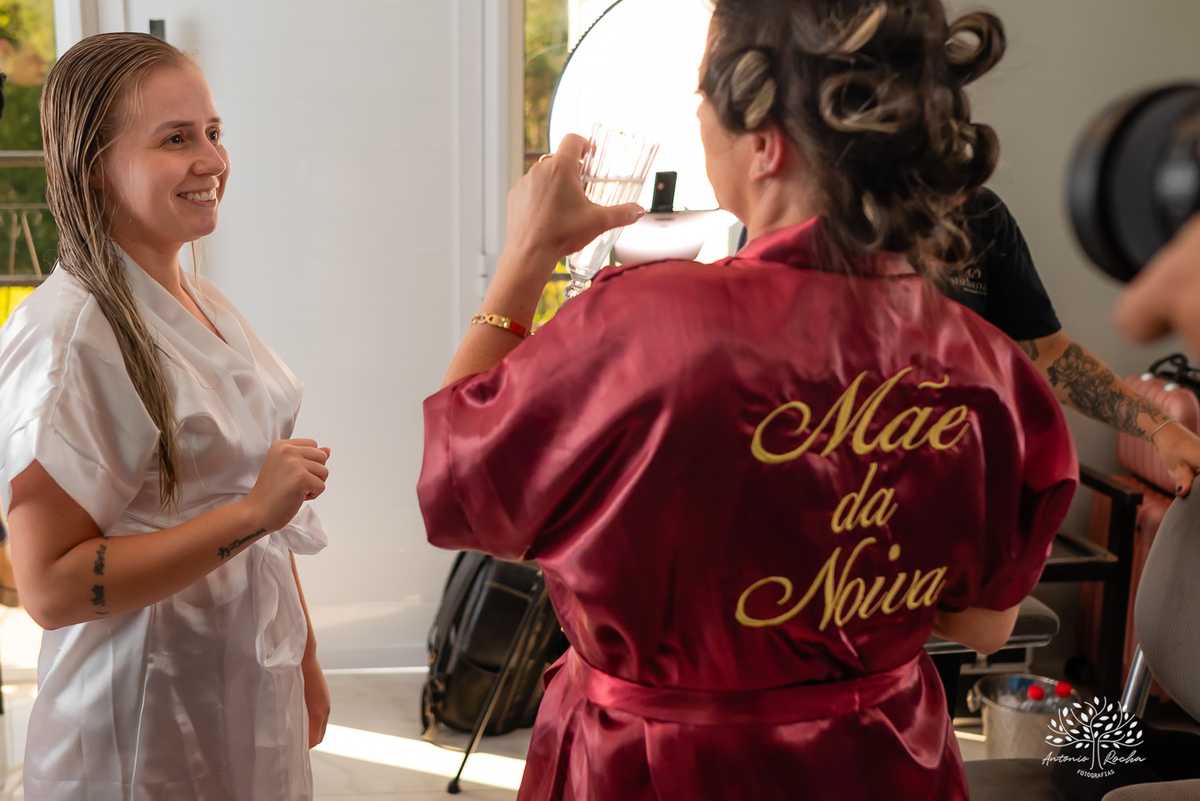 Mayara- Guilherme- Making Of- camarim- Chácara do Amanhecer- Studio Mayer- maquiagem- cabelo- mãe- sogra- madrinhas- daminhas- cinto- convidados- ansiedade- alegria- cerimônia- sim- cliques- emoção- Antonio Rocha Fotografias