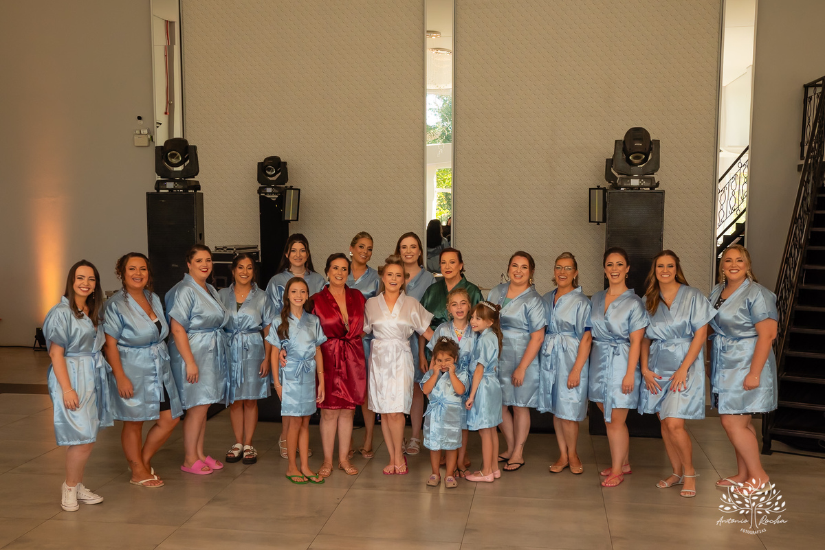 Mayara- Guilherme- Making Of- camarim- Chácara do Amanhecer- Studio Mayer- maquiagem- cabelo- mãe- sogra- madrinhas- daminhas- cinto- convidados- ansiedade- alegria- cerimônia- sim- cliques- emoção- Antonio Rocha Fotografias