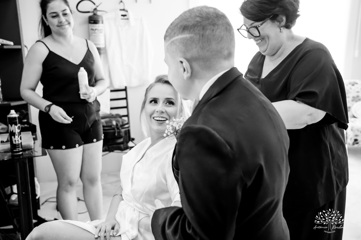 Mayara- Guilherme- Making Of- camarim- Chácara do Amanhecer- Studio Mayer- maquiagem- cabelo- mãe- sogra- madrinhas- daminhas- cinto- convidados- ansiedade- alegria- cerimônia- sim- cliques- emoção- Antonio Rocha Fotografias