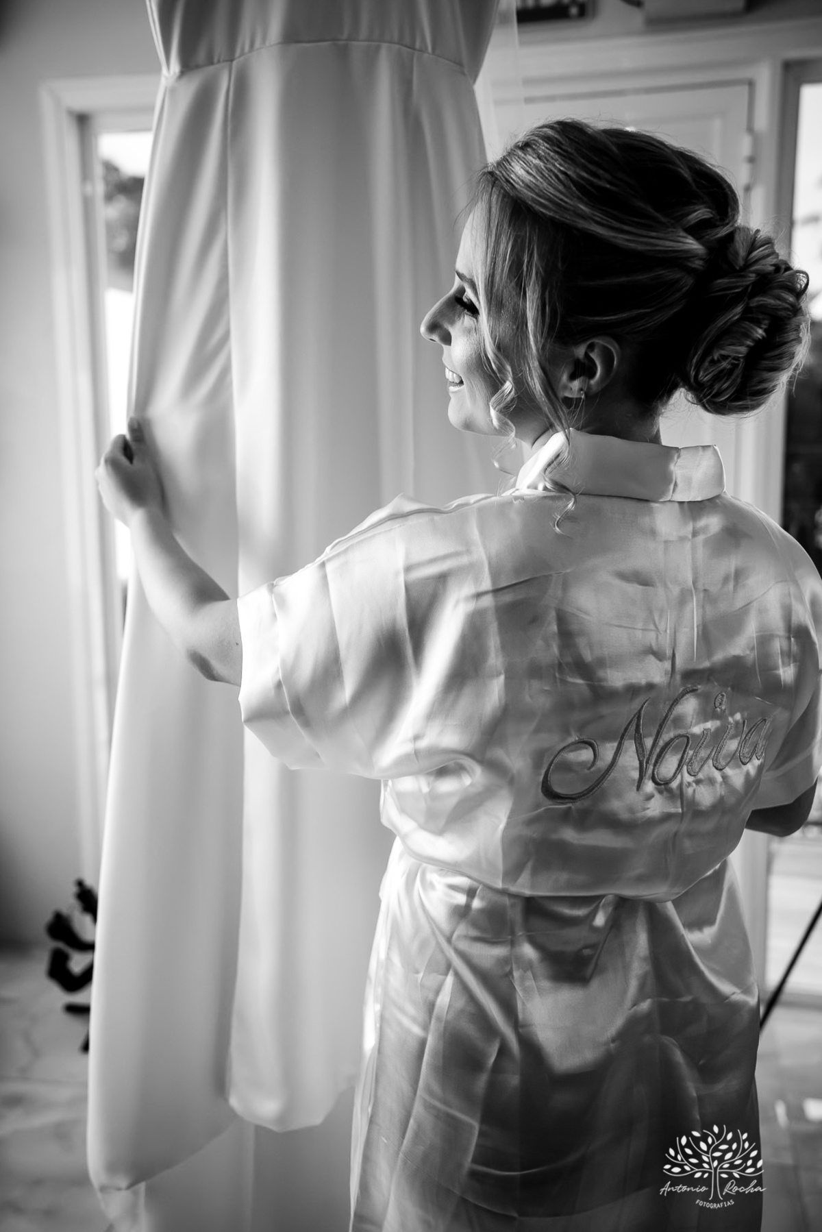 Mayara- Guilherme- Making Of- camarim- Chácara do Amanhecer- Studio Mayer- maquiagem- cabelo- mãe- sogra- madrinhas- daminhas- cinto- convidados- ansiedade- alegria- cerimônia- sim- cliques- emoção- Antonio Rocha Fotografias