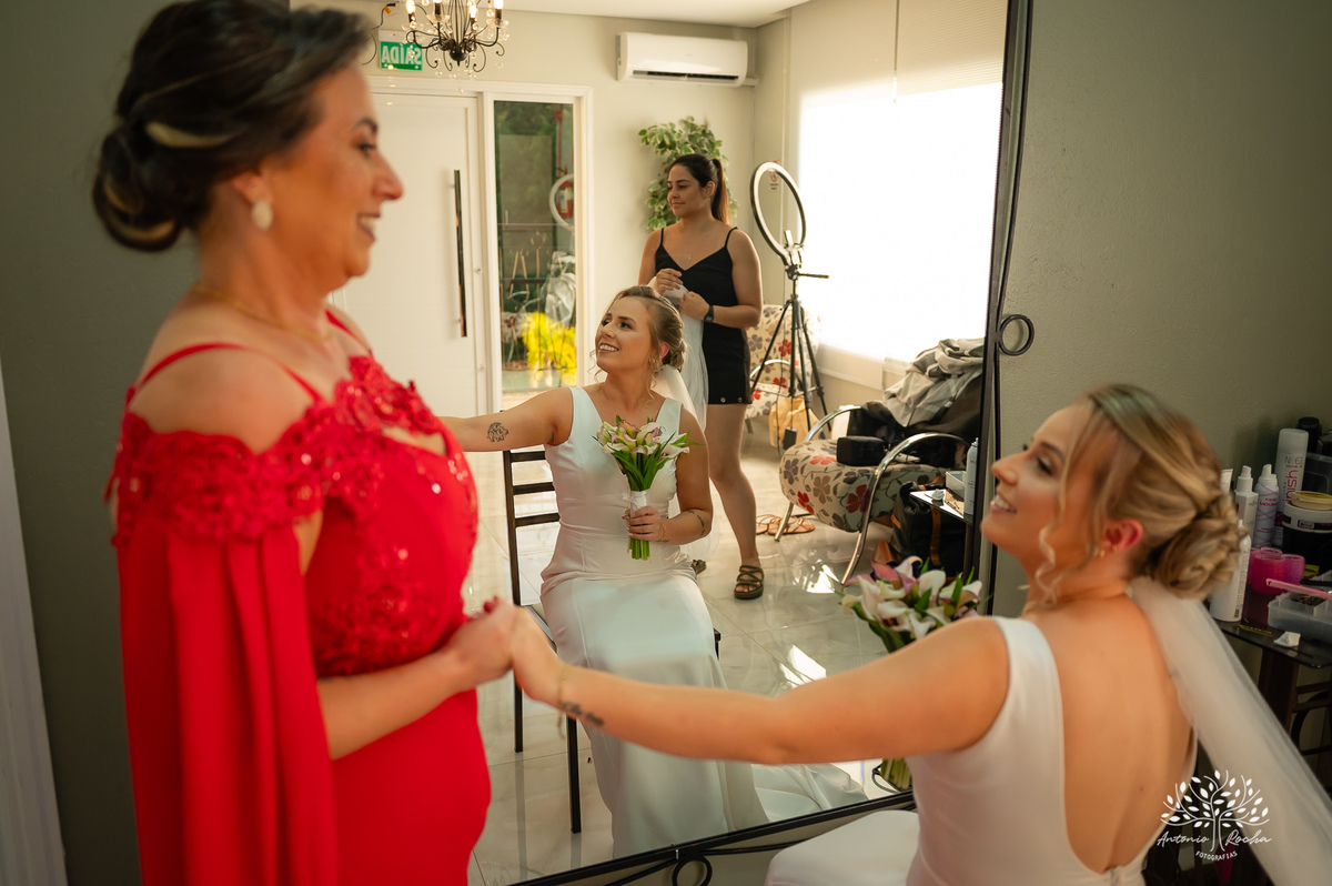 Mayara- Guilherme- Making Of- camarim- Chácara do Amanhecer- Studio Mayer- maquiagem- cabelo- mãe- sogra- madrinhas- daminhas- cinto- convidados- ansiedade- alegria- cerimônia- sim- cliques- emoção- Antonio Rocha Fotografias