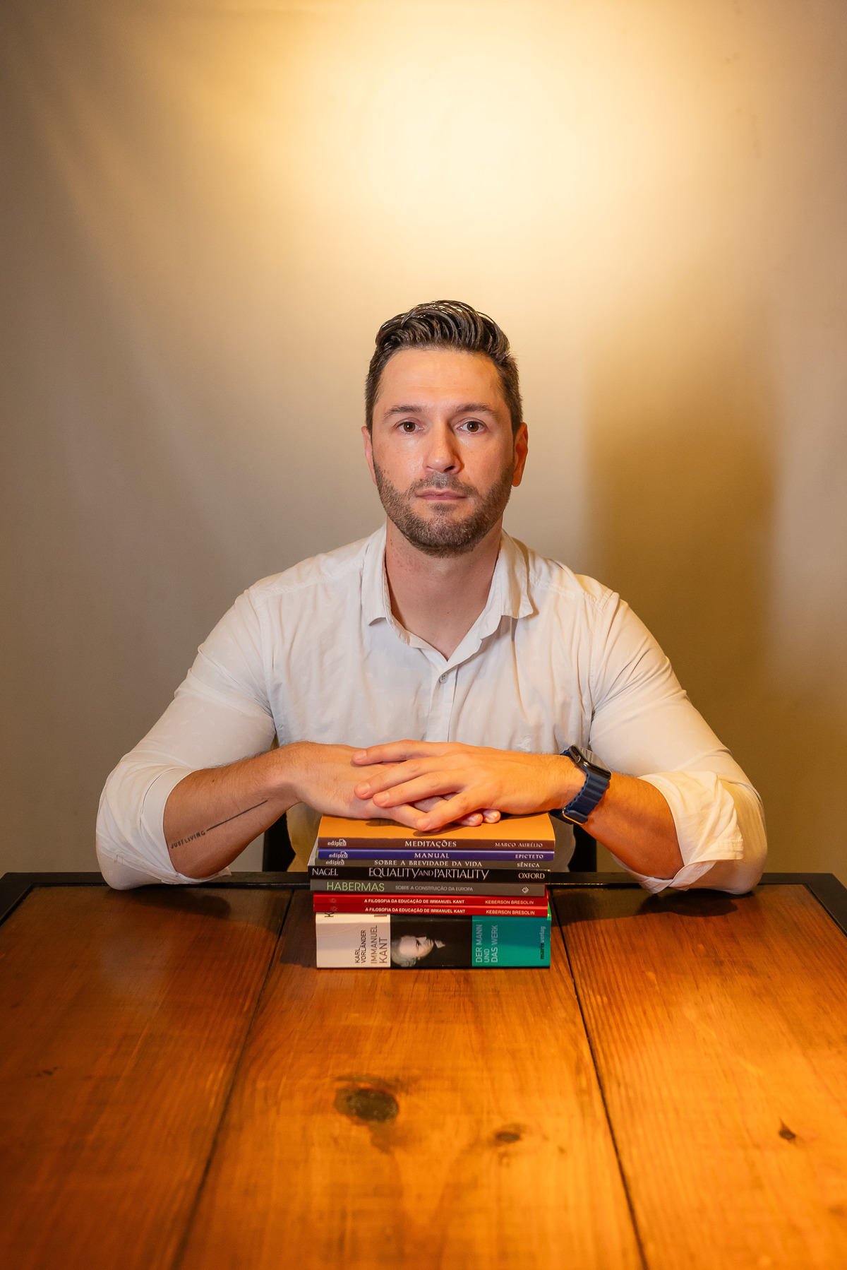 1.	Keberson Bresolin – Filosofia - Arte de viver - Ensaio exclusivo - Essência profissional - Personalidade única - Hub 1005 – coworking - Mente do filósofo – Humanidade - Antonio Rocha Fotografias - Pelotas