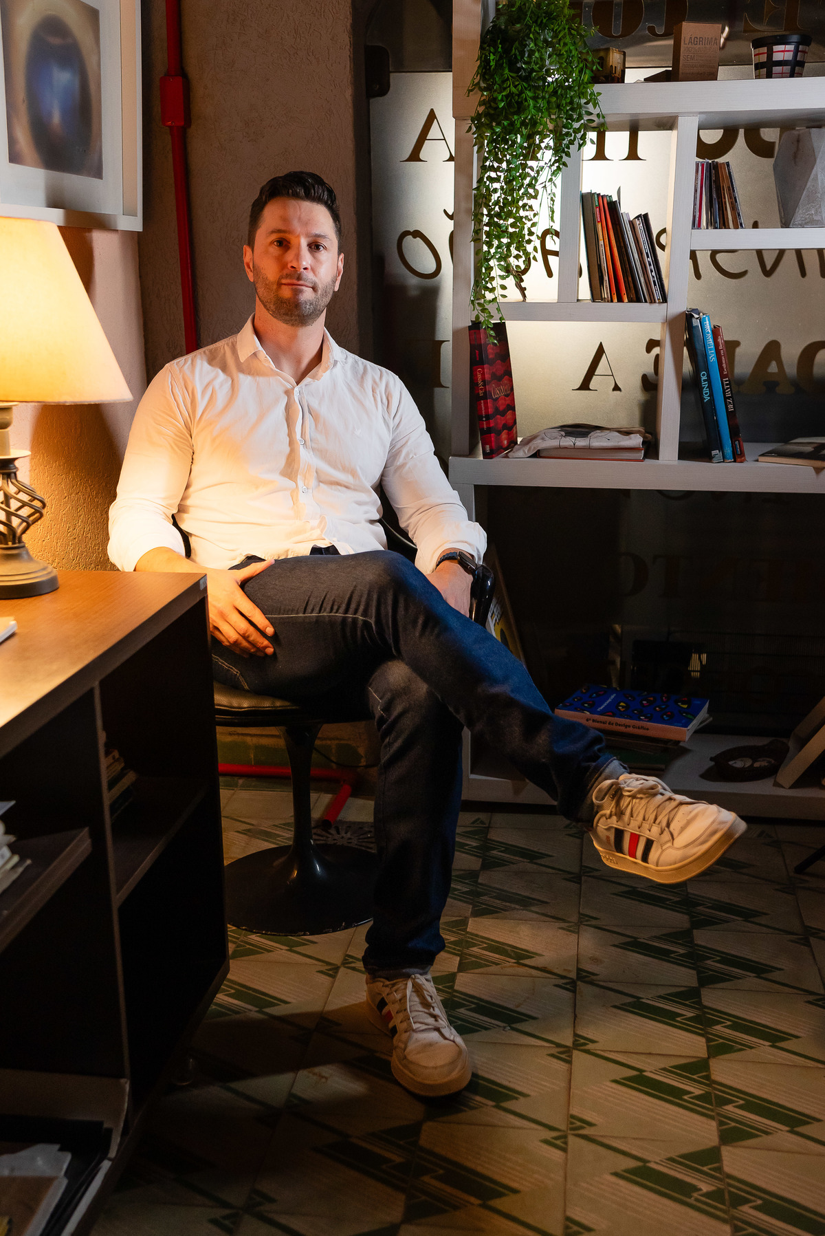 1.	Keberson Bresolin – Filosofia - Arte de viver - Ensaio exclusivo - Essência profissional - Personalidade única - Hub 1005 – coworking - Mente do filósofo – Humanidade - Antonio Rocha Fotografias - Pelotas