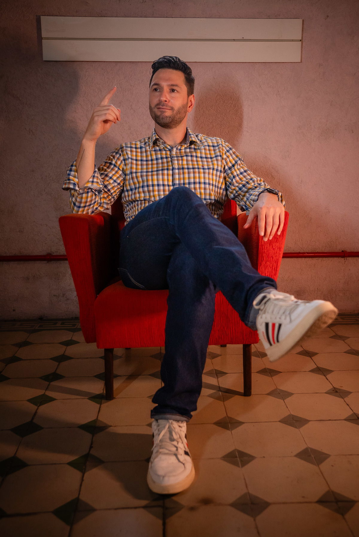 1.	Keberson Bresolin – Filosofia - Arte de viver - Ensaio exclusivo - Essência profissional - Personalidade única - Hub 1005 – coworking - Mente do filósofo – Humanidade - Antonio Rocha Fotografias - Pelotas