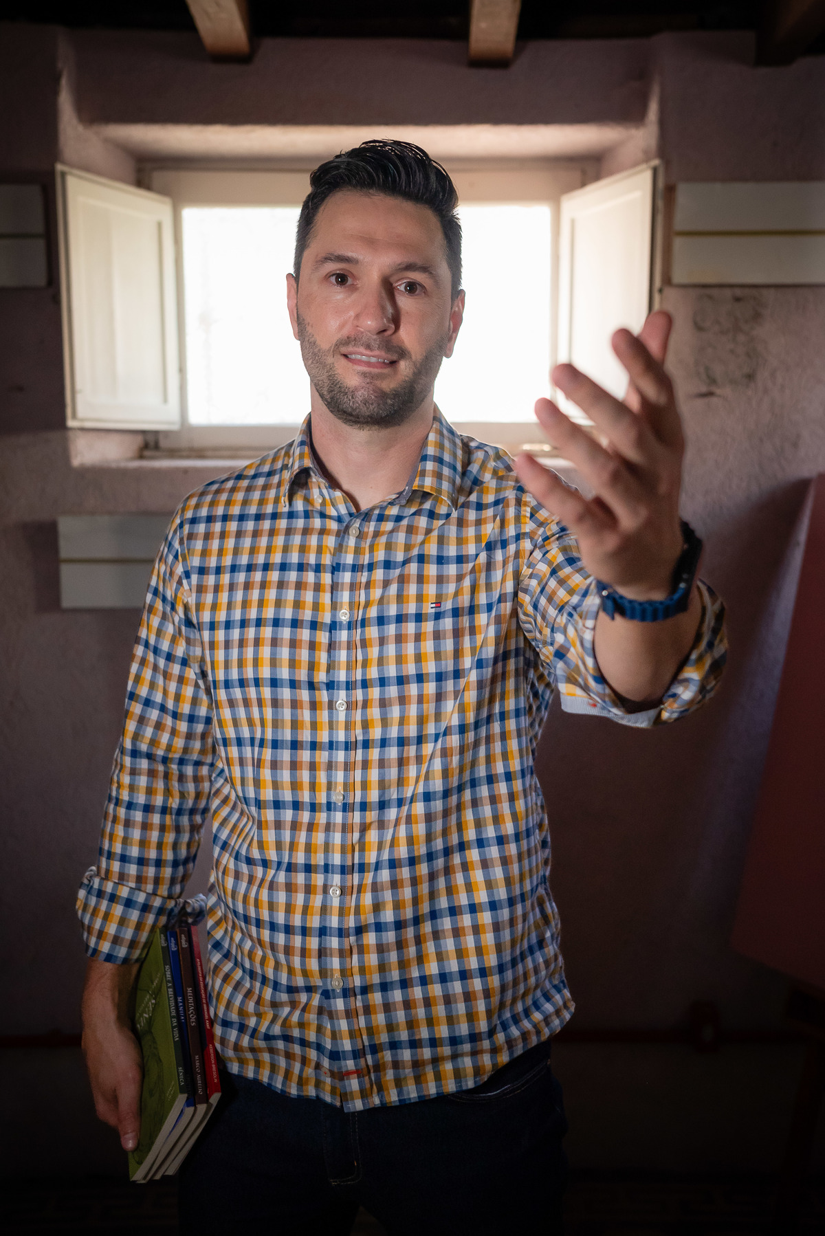 1.	Keberson Bresolin – Filosofia - Arte de viver - Ensaio exclusivo - Essência profissional - Personalidade única - Hub 1005 – coworking - Mente do filósofo – Humanidade - Antonio Rocha Fotografias - Pelotas