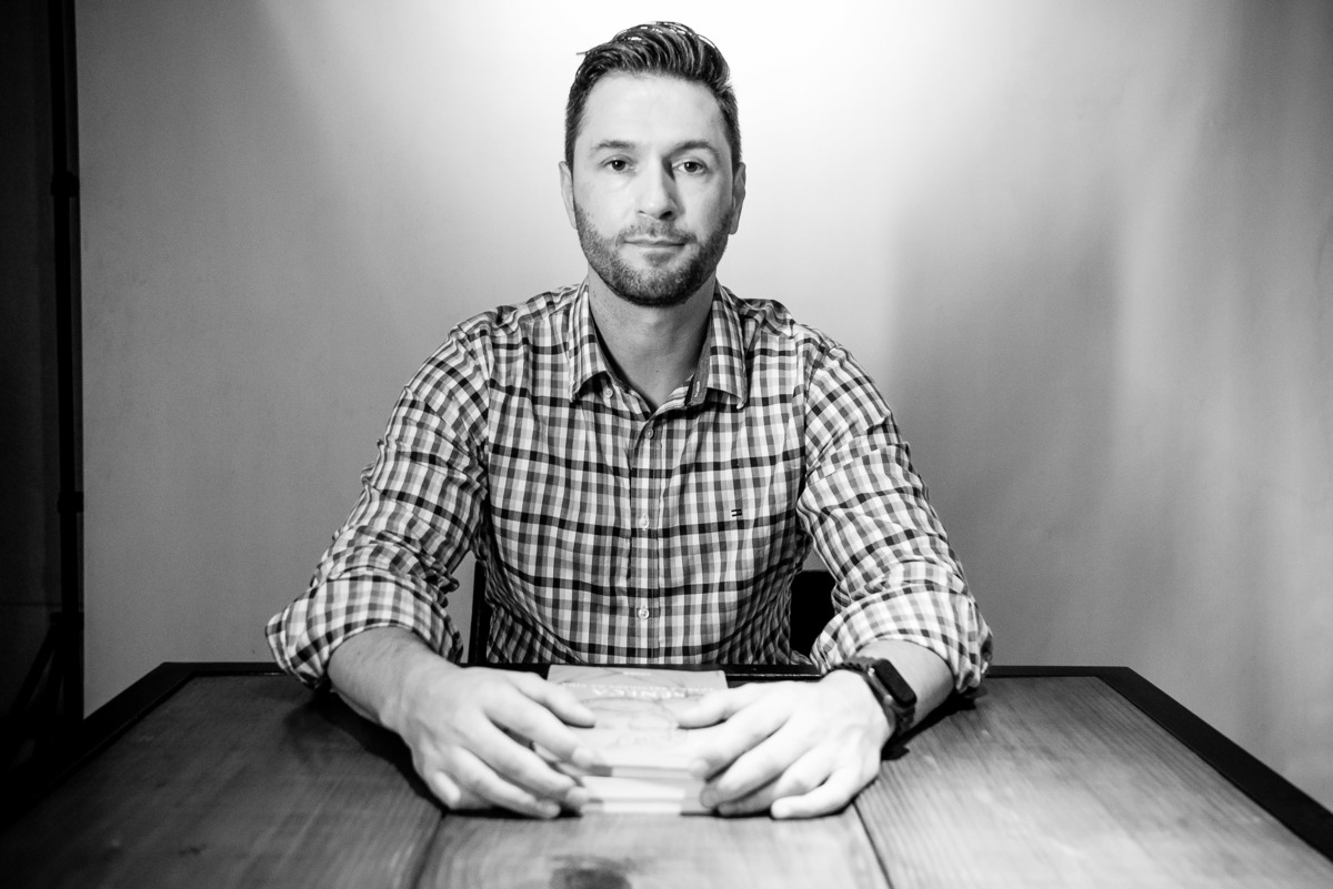 1.	Keberson Bresolin – Filosofia - Arte de viver - Ensaio exclusivo - Essência profissional - Personalidade única - Hub 1005 – coworking - Mente do filósofo – Humanidade - Antonio Rocha Fotografias - Pelotas