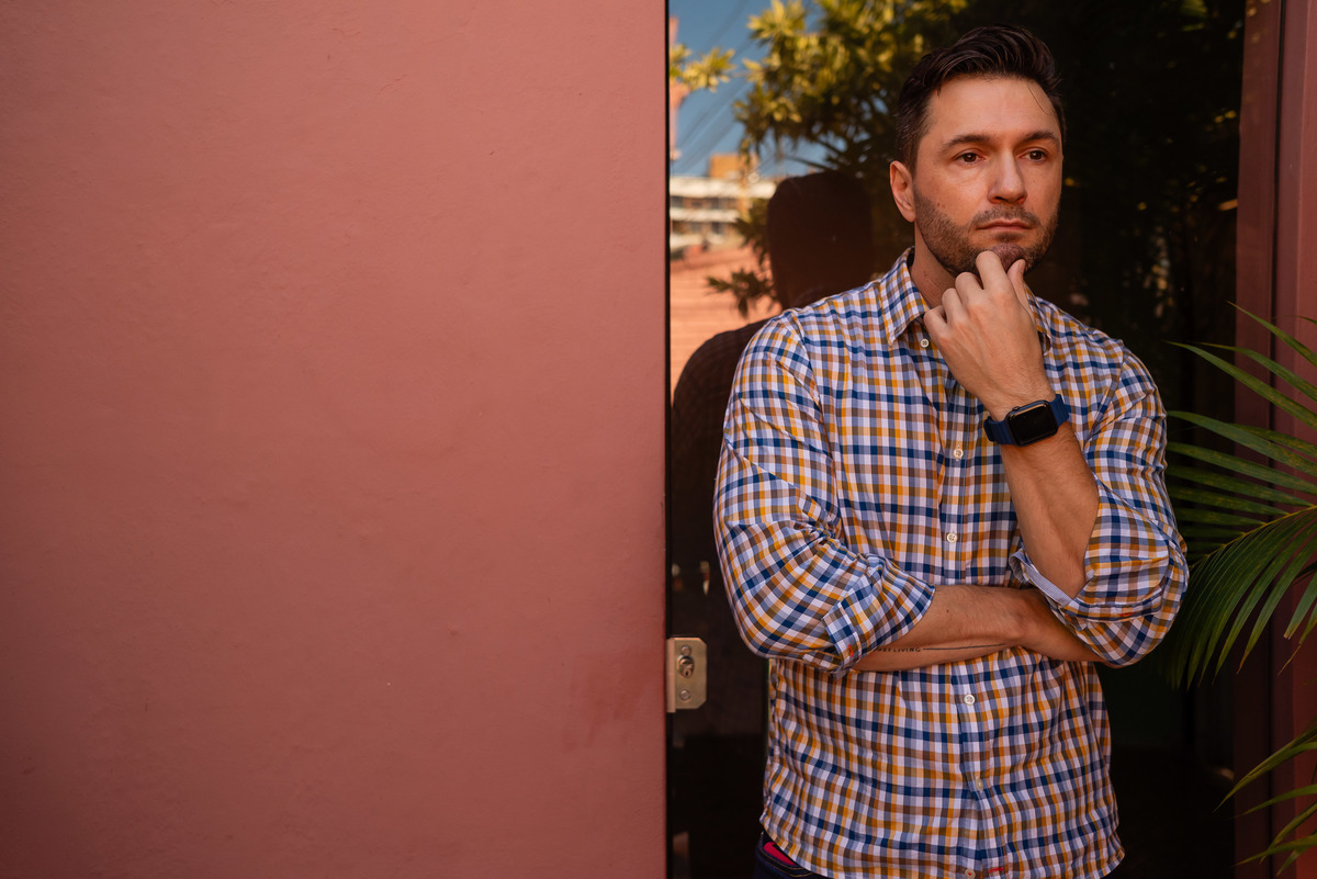 1.	Keberson Bresolin – Filosofia - Arte de viver - Ensaio exclusivo - Essência profissional - Personalidade única - Hub 1005 – coworking - Mente do filósofo – Humanidade - Antonio Rocha Fotografias - Pelotas