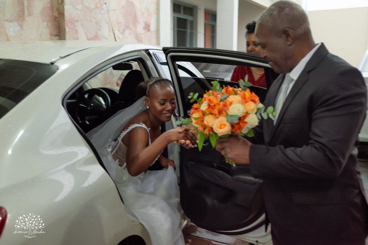 casamento- Márcia- Cristiano- cerimônia- amor- cumplicidade- união- Comunidade Evangélica Luterana Redenção- amigos- irmãos- entrada da noiva- memória- família- bênçãos- pastor- música- registros fotográficos  -Antonio Rocha Fotografias - Pelotas