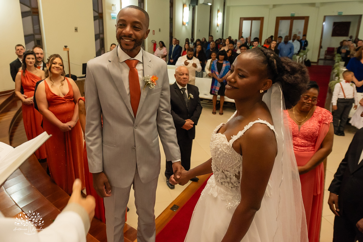 casamento- Márcia- Cristiano- cerimônia- amor- cumplicidade- união- Comunidade Evangélica Luterana Redenção- amigos- irmãos- entrada da noiva- memória- família- bênçãos- pastor- música- registros fotográficos  -Antonio Rocha Fotografias - Pelotas