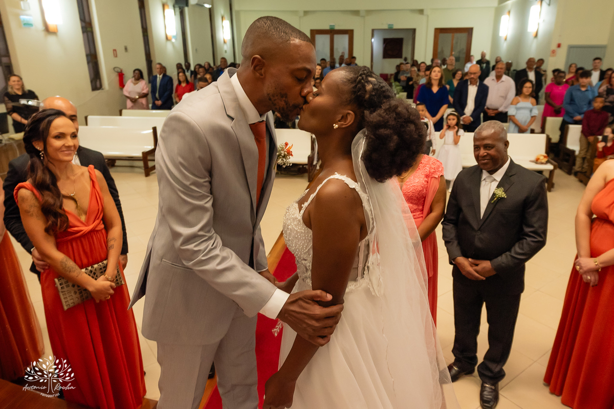 casamento- Márcia- Cristiano- cerimônia- amor- cumplicidade- união- Comunidade Evangélica Luterana Redenção- amigos- irmãos- entrada da noiva- memória- família- bênçãos- pastor- música- registros fotográficos  -Antonio Rocha Fotografias - Pelotas