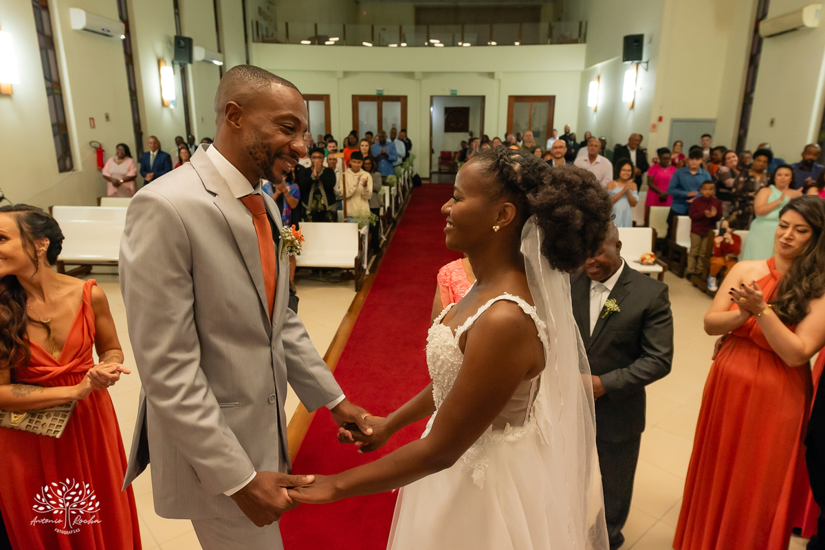 casamento- Márcia- Cristiano- cerimônia- amor- cumplicidade- união- Comunidade Evangélica Luterana Redenção- amigos- irmãos- entrada da noiva- memória- família- bênçãos- pastor- música- registros fotográficos  -Antonio Rocha Fotografias - Pelotas