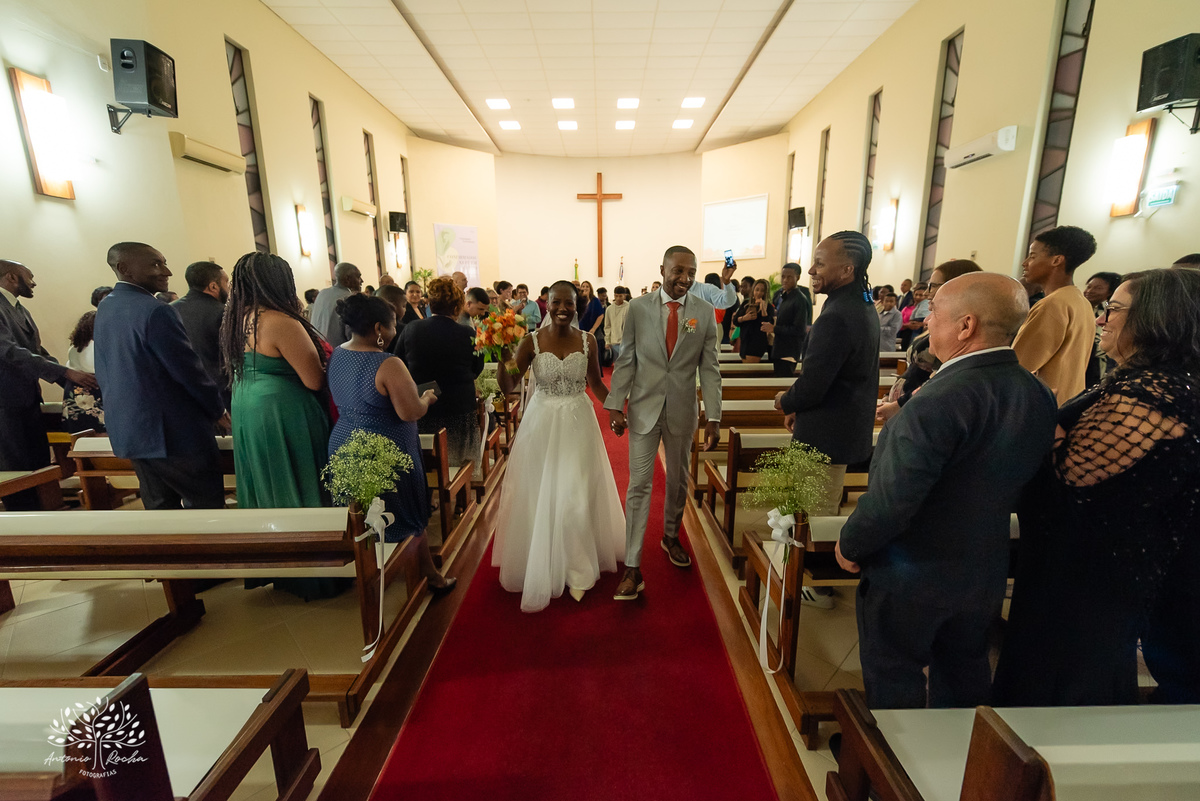 casamento- Márcia- Cristiano- cerimônia- amor- cumplicidade- união- Comunidade Evangélica Luterana Redenção- amigos- irmãos- entrada da noiva- memória- família- bênçãos- pastor- música- registros fotográficos  -Antonio Rocha Fotografias - Pelotas