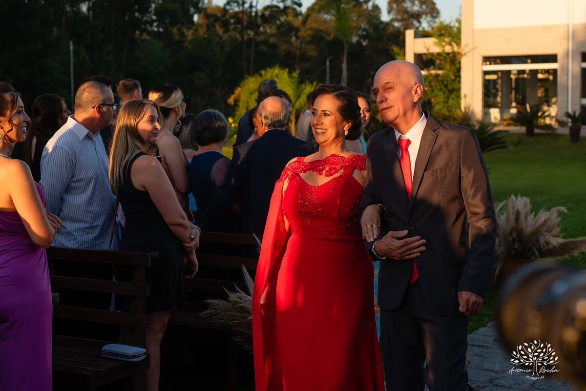 Mayara – Guilherme -Dia do Sim – Cerimônia - Chácara do Amanhecer – Família – Amigos –União – Padrinhos – Madrinhas – Daminhas -Buquê de marshmallow – Festa memorável – Antonio Rocha Fotografias - Pelotas