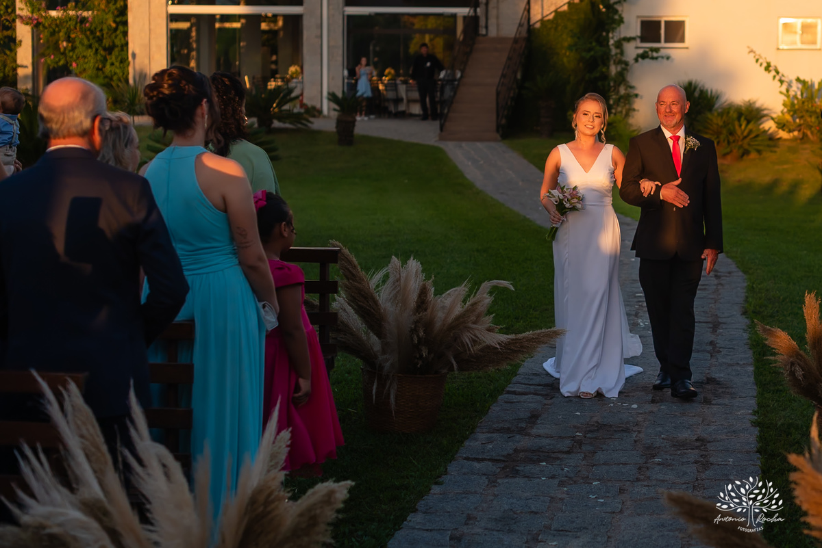 Mayara – Guilherme -Dia do Sim – Cerimônia - Chácara do Amanhecer – Família – Amigos –União – Padrinhos – Madrinhas – Daminhas -Buquê de marshmallow – Festa memorável – Antonio Rocha Fotografias - Pelotas