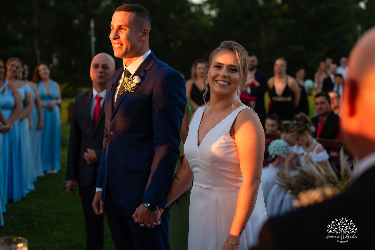 Mayara – Guilherme -Dia do Sim – Cerimônia - Chácara do Amanhecer – Família – Amigos –União – Padrinhos – Madrinhas – Daminhas -Buquê de marshmallow – Festa memorável – Antonio Rocha Fotografias - Pelotas