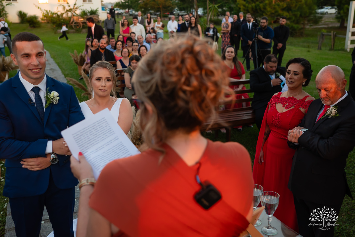 Mayara – Guilherme -Dia do Sim – Cerimônia - Chácara do Amanhecer – Família – Amigos –União – Padrinhos – Madrinhas – Daminhas -Buquê de marshmallow – Festa memorável – Antonio Rocha Fotografias - Pelotas